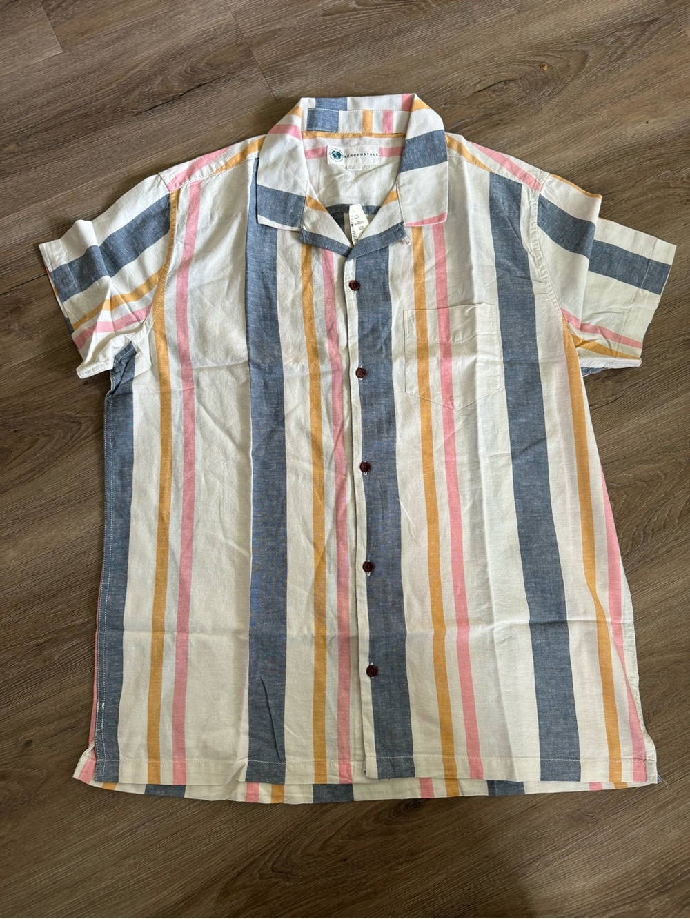 NWT Men’s large Casual Short-Sleeve Striped Button-Up Shirt - Multicolor